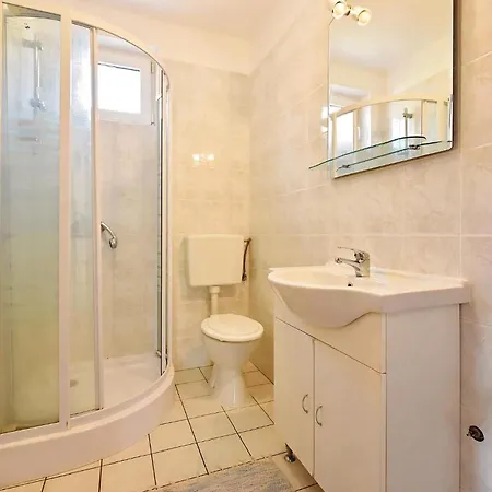 1 Bedroom Cozy In